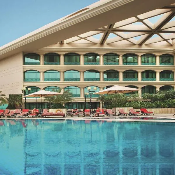Mövenpick Grand Al Bustan, hotel Dubajban