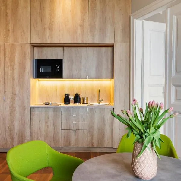 Lakeside Budapest Residences 1 MIN FROM METRO, hotel in Budapest