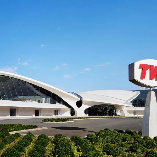 TWA Hotel at JFK Airport – hotel w Queens