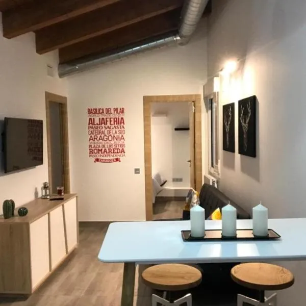 ÁTICO ACOGEDOR LUJOSO CHECK-IN 24H PENTHOUSE 5 Planta 5, hotel in Zaragoza