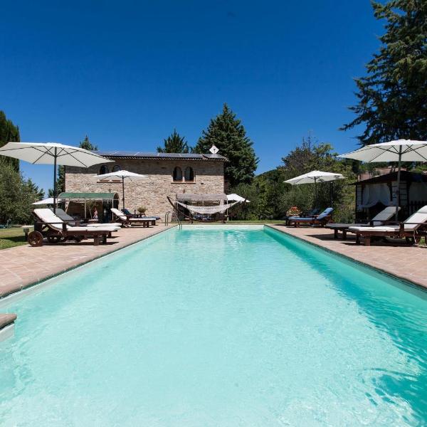 Podere Caldaruccio La Pineta for 18 people