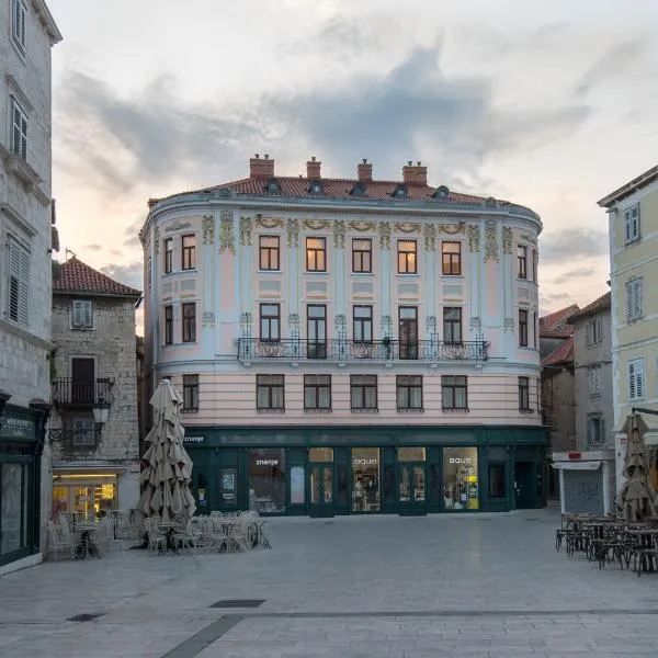 Central Square Heritage Hotel, hotel in Split