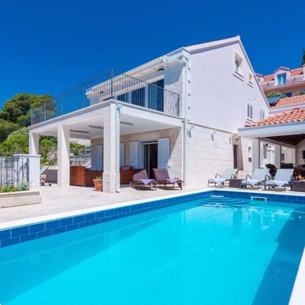 Villa Mlini with private Pool and Sea view