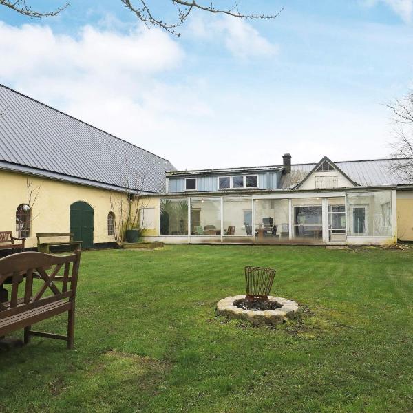 14 person holiday home in L gst r