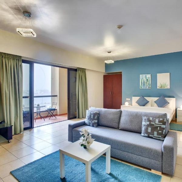 Spacious Sea View studio at the beach JBR