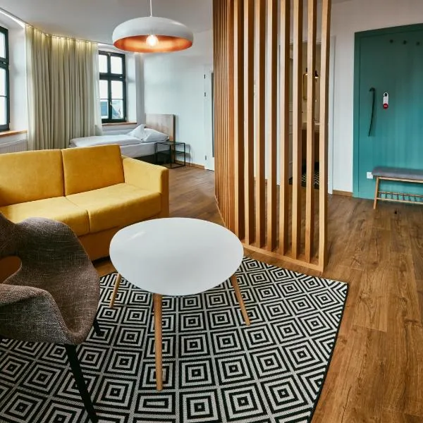 Hotel a Hostinec Slunce, khách sạn ở Osečná
