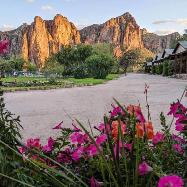 Saguaro Lake Ranch, hotel en Fountain Hills