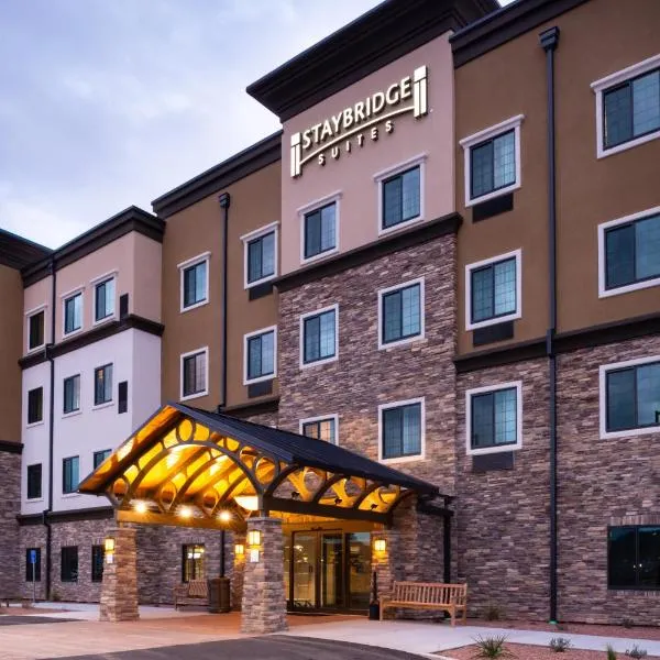 Staybridge Suites - St George by IHG，位于圣乔治的酒店