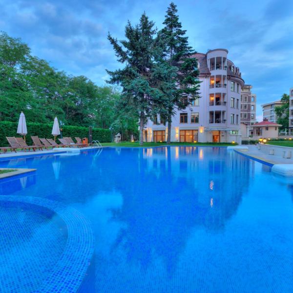 Purple Star Apartments