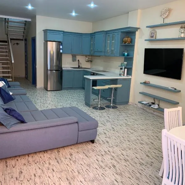 Апартаменты Золотой Бугаз、カロリノ・ブハスのホテル