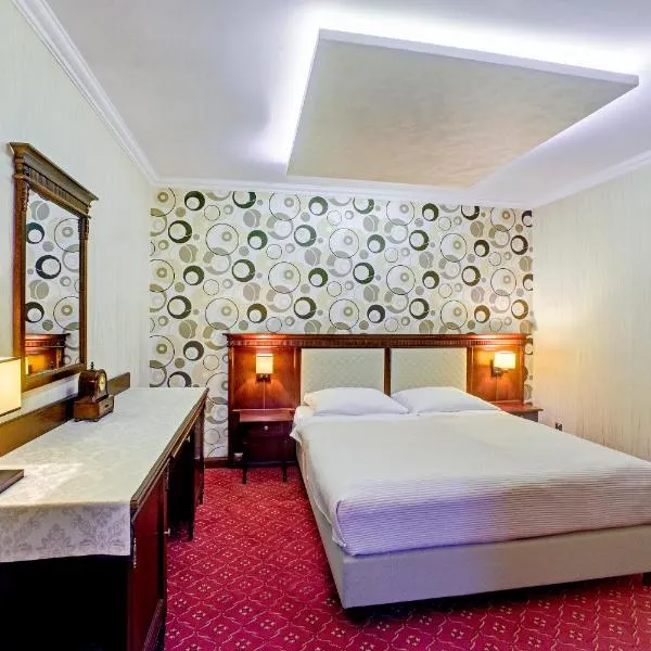 Hotel Zajazd Polonez, khách sạn ở Tuczempy
