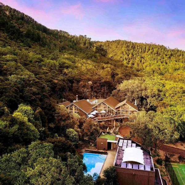 Grand Mercure Puka Park Resort, hotel v destinaci Pauanui