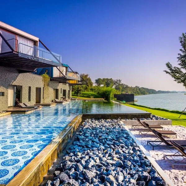 The Xcape River Kwai, Hotel in Kanchanaburi