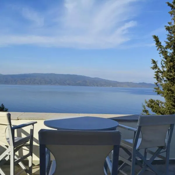 Pine Trees and Sea View Houses in Hydra - Daphne, Chloe, Myrto, Eleni, hôtel à Hydra
