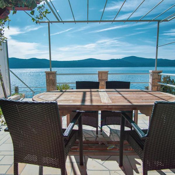 3 Bedroom Beach House with private sea access