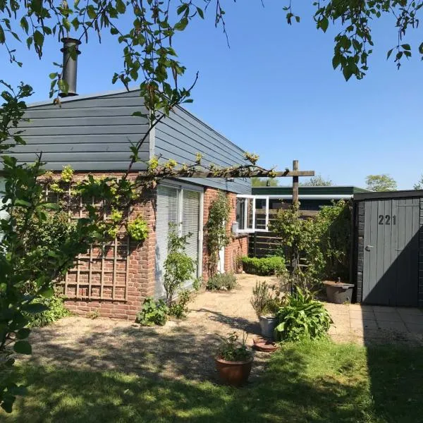 Bungalow 221、ノールトウェイケルハウトのホテル