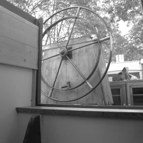 studio sur péniche La Tortue, hotel v destinaci Ramonville-Saint-Agne