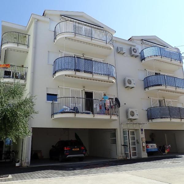 Apartments Perkušić Nemira