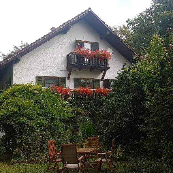Martina's Place Bed & Breakfast, hotel a Rottenbuch