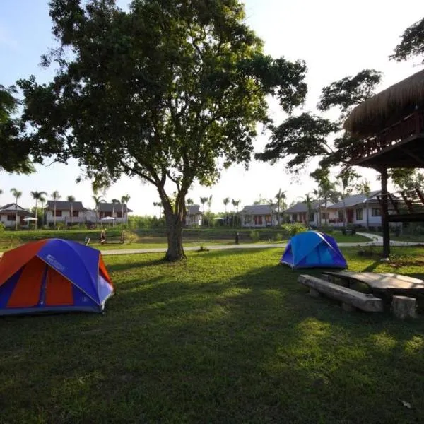 Resort Railumpoo (Farm and Camping)、ナコンサワンのホテル