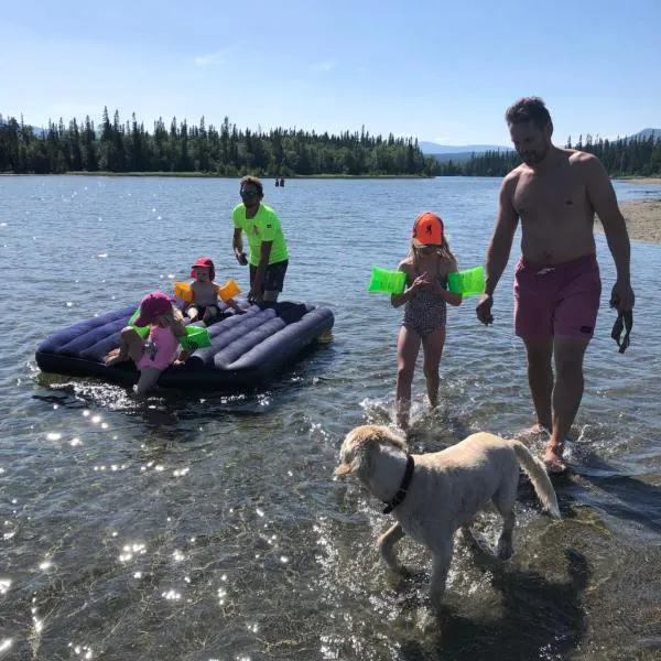 Vålågårdens Värdshus och Camping AB, מלון בVålådalen