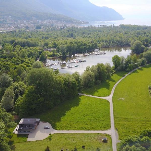 Swiss Lake Lodge