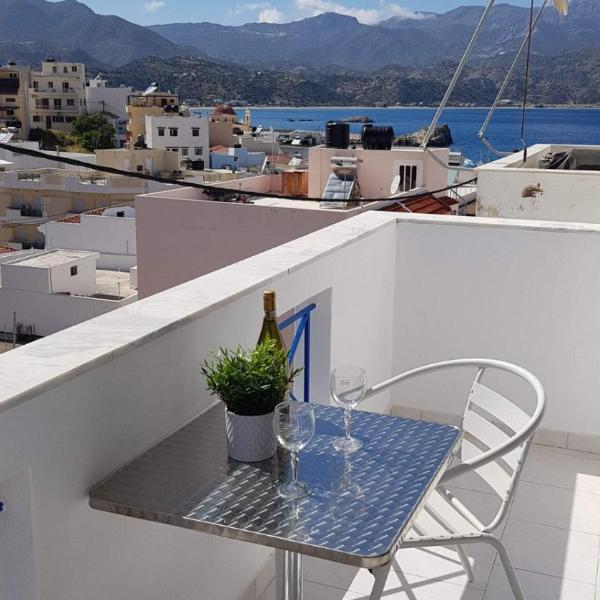 Lilis Apt in Center with Sea View