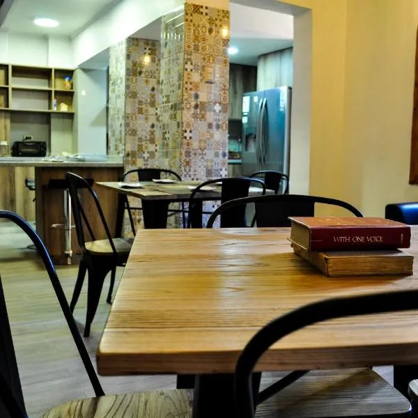 The Fox Hostel, hotel en Santiago