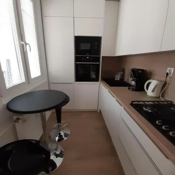 Apartment Klimka with balcony, free wifi and free parking, hotel u Bratislavi