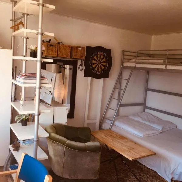 Nice room in apartment in Amager - NEWLY RENOVATED, hotel i København