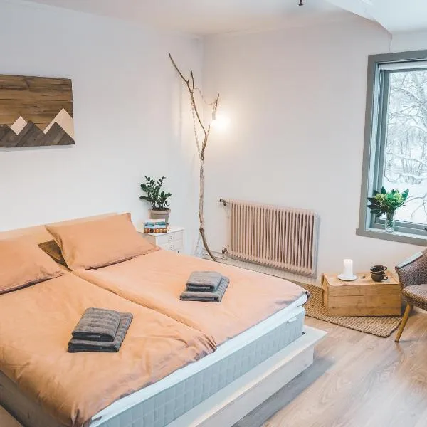 FURU Hostel & Café, hotel in Bøstad