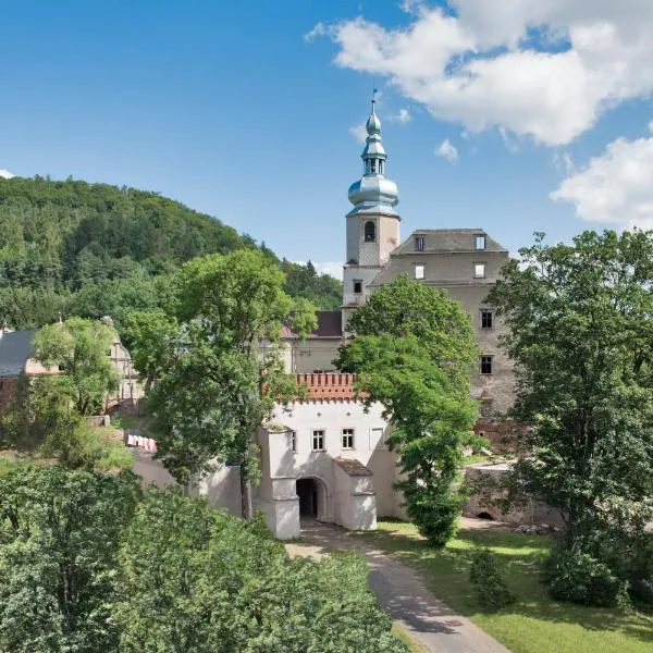 Zamek Sarny - Schloss Scharfeneck, ξενοδοχείο σε Kłodzko