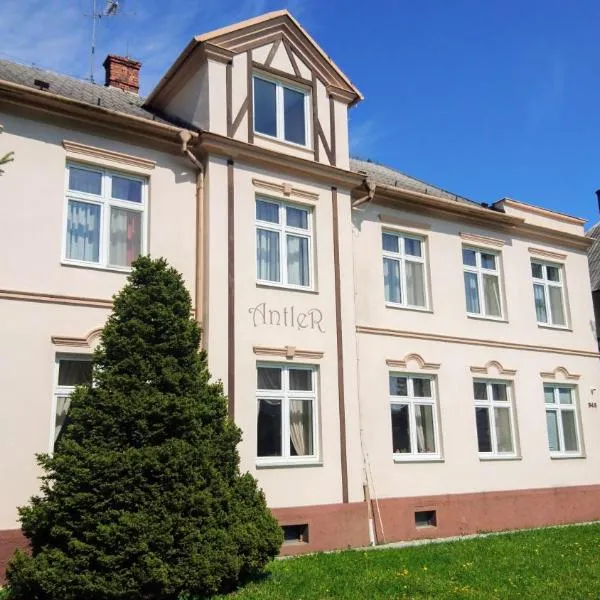 Hotel Antler, khách sạn ở Studénka