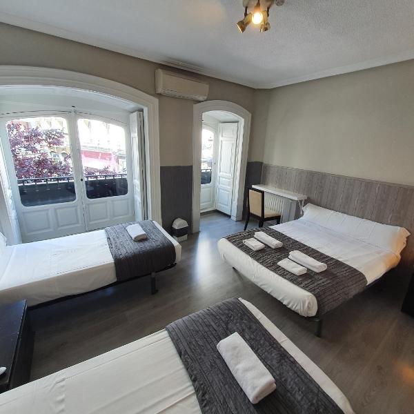 Plaza Dort Rooms IV, Madryt