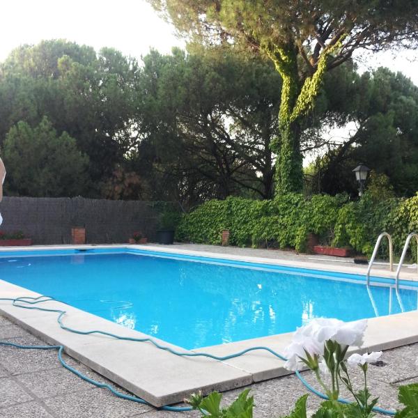 4 bedrooms villa with private pool enclosed garden and wifi at Cordoba