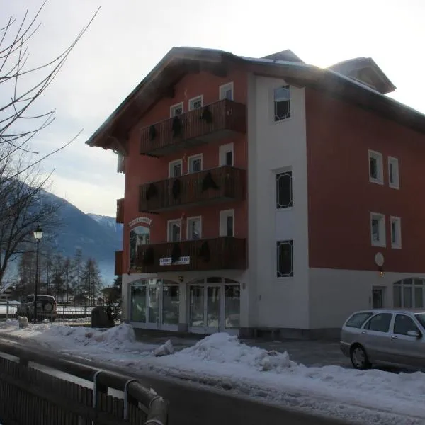 Hotel Garni Al Nardis, מלון בקאריזולו