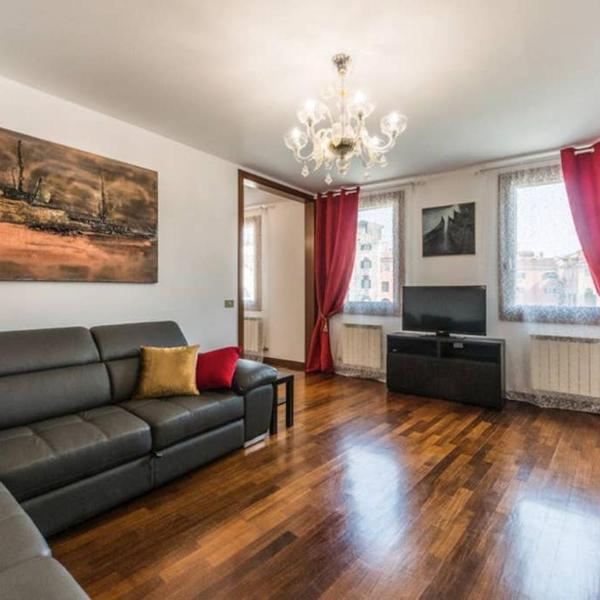 Rialto apartment with Canal Grande view