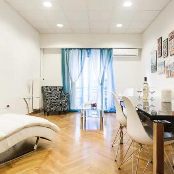 4BDR Amazing Spacious full Apt in Plaka (and Netflix)