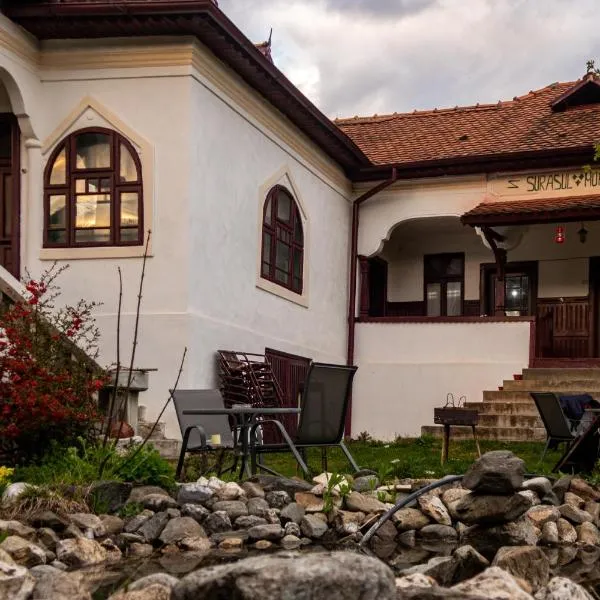 Surasul Muntelui, hotel in Dragoslavele