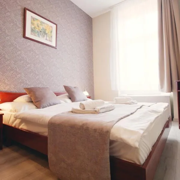 Aqua Villa Eger, hotel in Eger