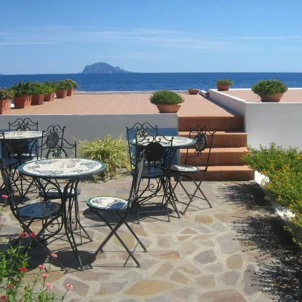 Hotel Punta Barone, מלון בסנטה מרינה סלינה