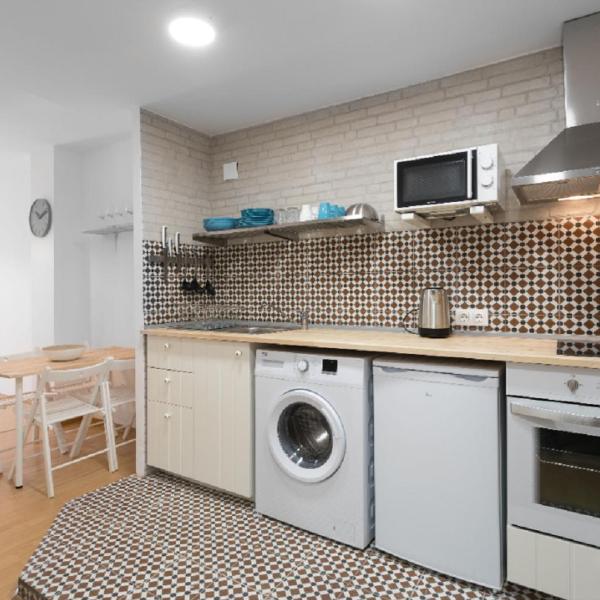 Flat near the beach and center of Tossa de Mar "Sol"