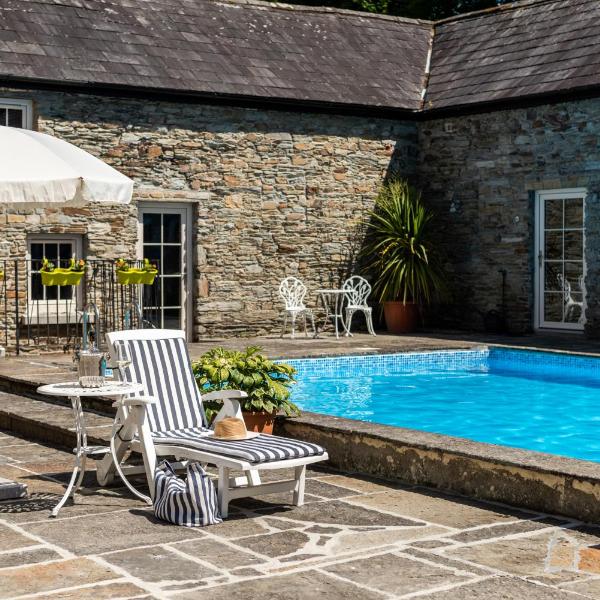 Ardnavaha House - Poolside Cottages