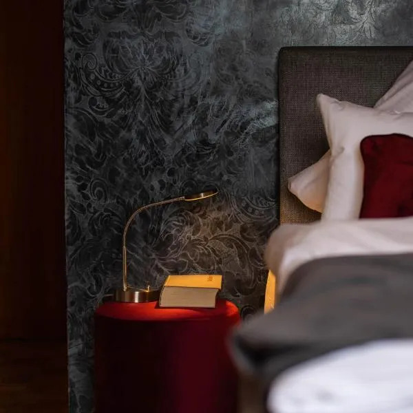 Landgasthof Hittenkirchen, hotel v destinaci Bernau am Chiemsee