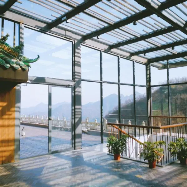 武当山太和紫隐酒店、Wudangshanのホテル