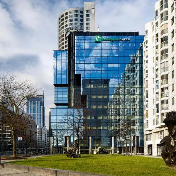 Holiday Inn Express Rotterdam - Central Station by IHG, khách sạn ở Rotterdam