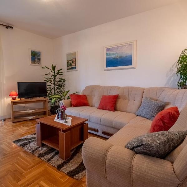 Cozy apartment near the sea