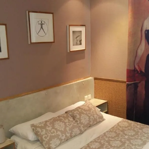 Hotel Mignon, hotel v Avignonu