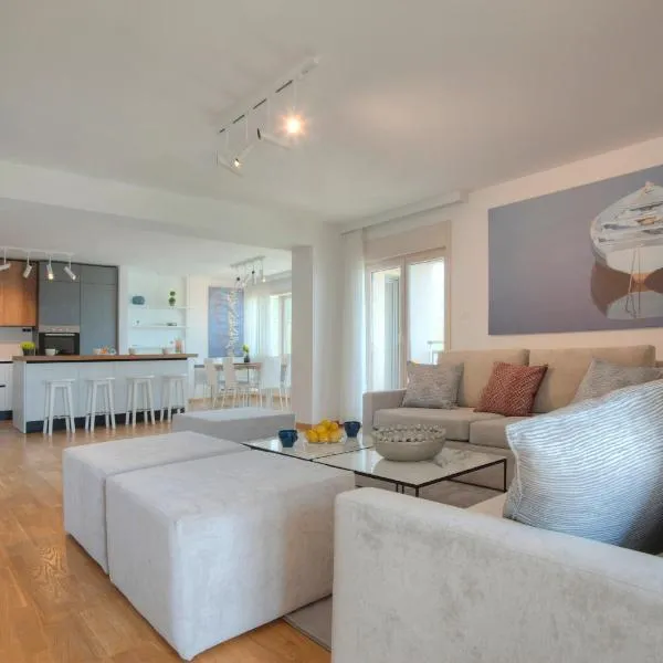 Fontana Seafront Residences, hotel u Budvi