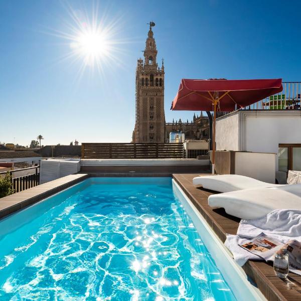 Cathedral Luxury Studio, Swimming Pool and Cathedral Views